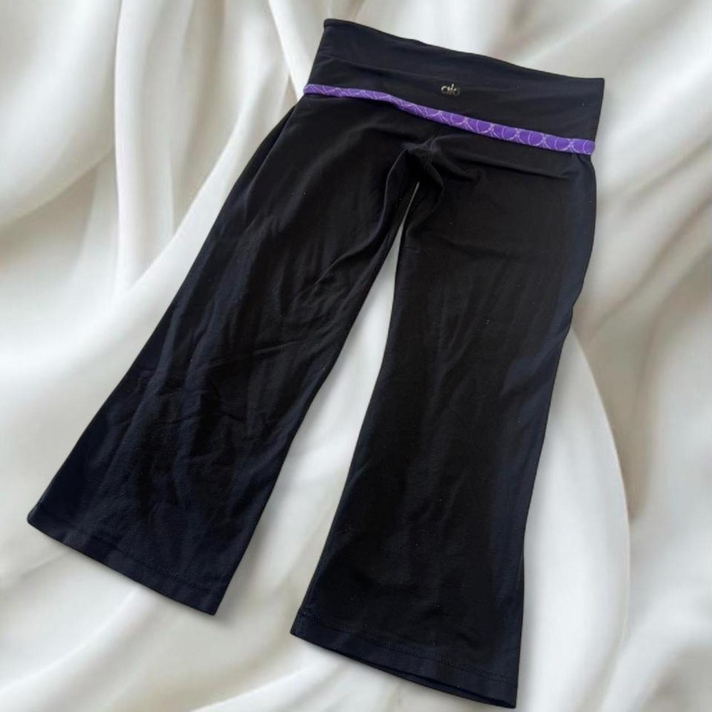 Y2K vintage black and purple Alo capri leggings athletic workout